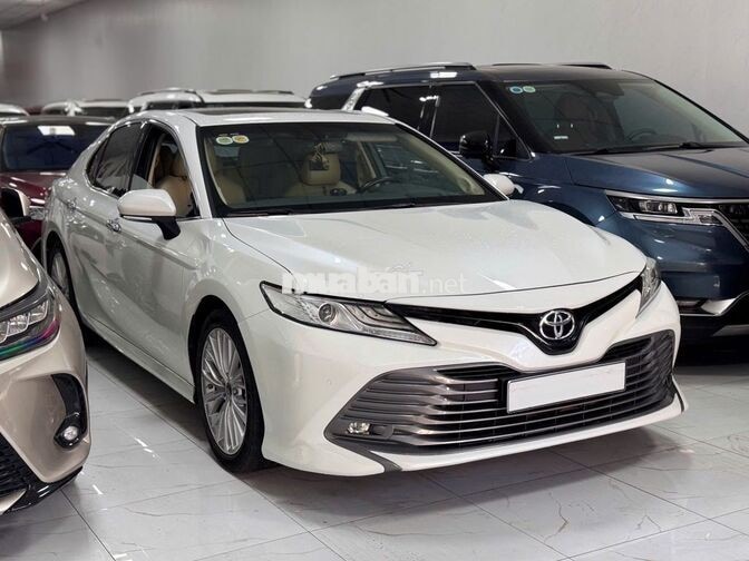 Toyota Camry 2.5Q 2019 Trắng