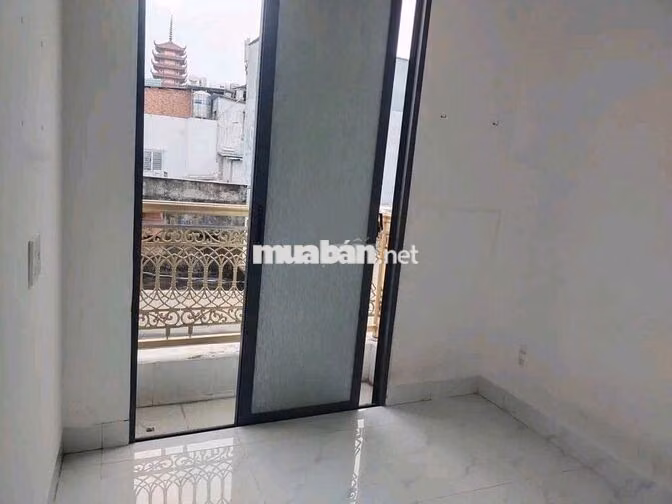 Nhà mới đẹp 3 lầu hẻm Lê Hồng Phong 