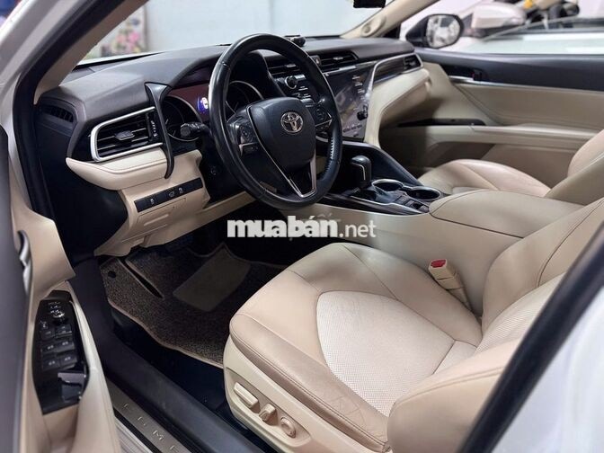 Toyota Camry 2.5Q 2019 Trắng