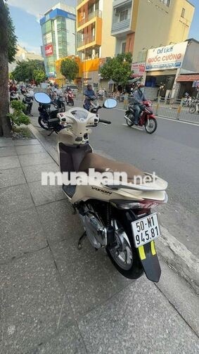 Honda Vision 2020 Smartkey màu Kem