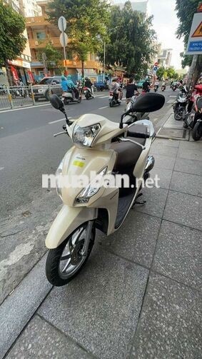 Honda Vision 2020 Smartkey màu Kem