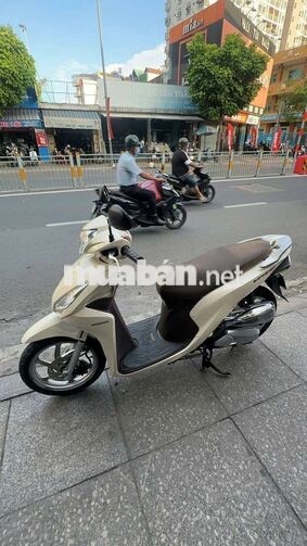 Honda Vision 2020 Smartkey màu Kem