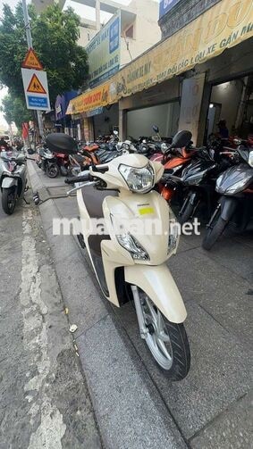 Honda Vision 2020 Smartkey màu Kem