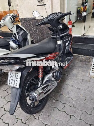 Xe tay ga Suzuki Đỏ đen