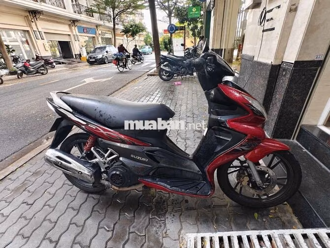 Xe tay ga Suzuki Đỏ đen