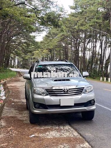 Toyota Fortuner 2014 Dầu Bạc