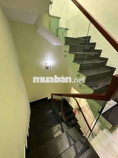 Hạ giá 7,75 tỷ Nhà đường 8C đối diện công viên TĐC HàQuang2 Nha Trang 