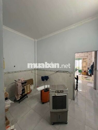 Cho thuê nhà 1 xẹt NGuyễn văn Quá DT 4x13 . 1 trệt 1Lầu 2PN 2WS .