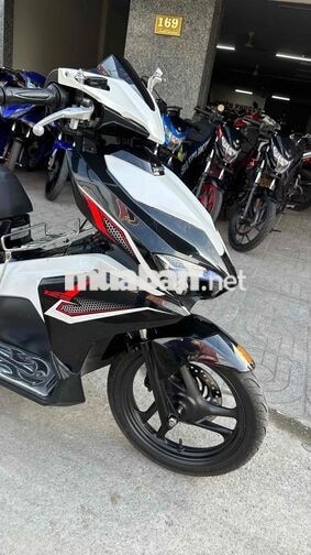 Honda Airblade fi 2018 Đen trắng ( hỗ trợ góp )