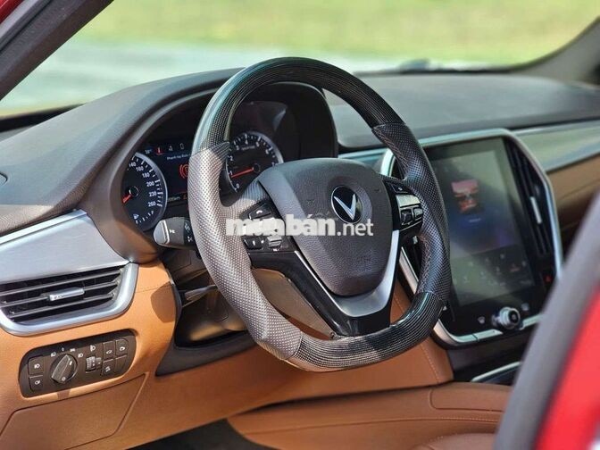VinFast Lux SA2.0 Premium 2020 7 chỗ Đỏ