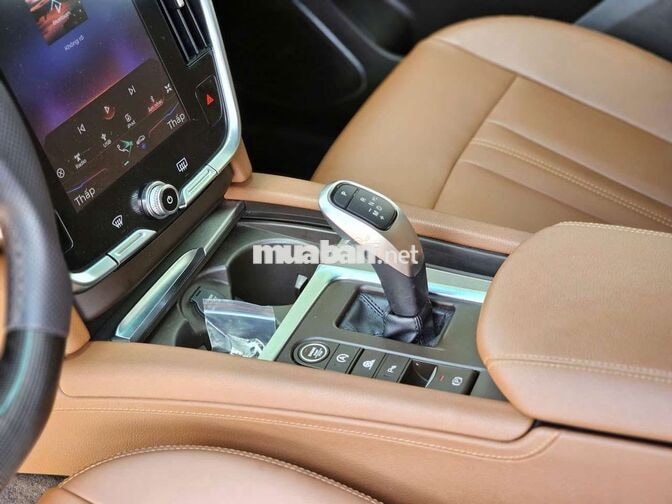VinFast Lux SA2.0 Premium 2020 7 chỗ Đỏ
