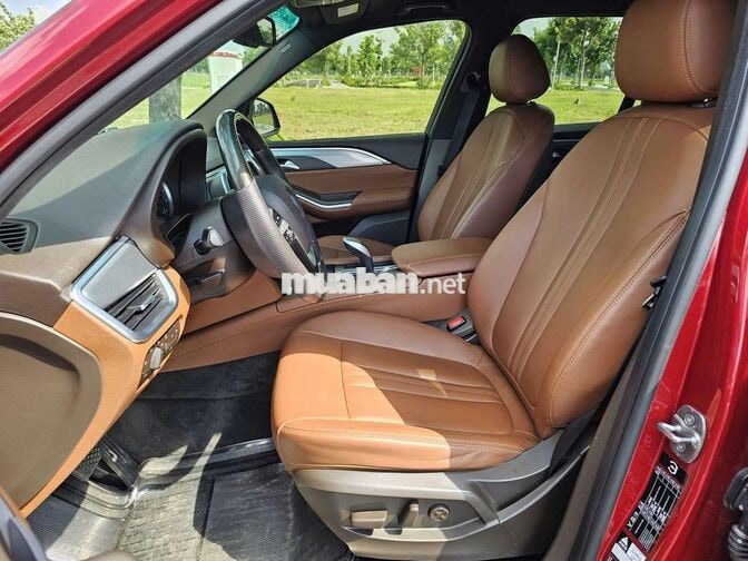 VinFast Lux SA2.0 Premium 2020 7 chỗ Đỏ