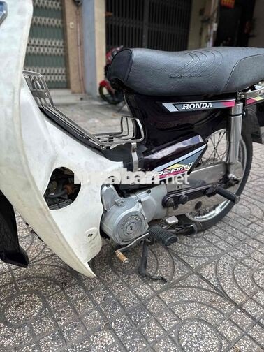 Honda Dream LongShen Đen, trắng