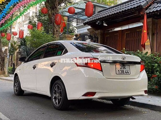Toyota Vios 2019 Trắng 5 chỗ
