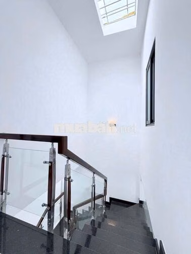 Nhà mới xây hoàn công đầy đủ, dt 52,4m2,