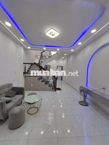 Nhà mới xây hoàn công đầy đủ, dt 52,4m2,