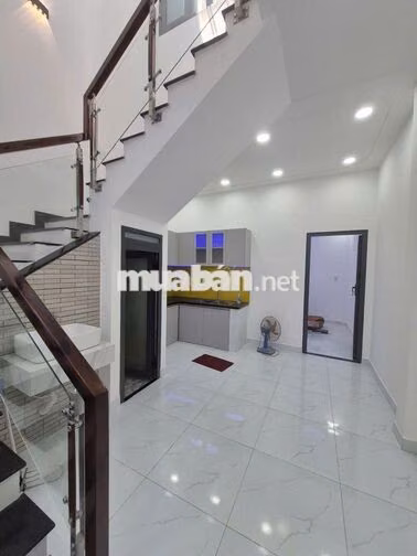 Nhà mới xây hoàn công đầy đủ, dt 52,4m2,