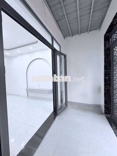 Nhà mới xây hoàn công đầy đủ, dt 52,4m2,