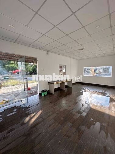 Cho Thuê Văn Phòng 50m2 Trong Khuôn Viên 3500m2 đất nhà
