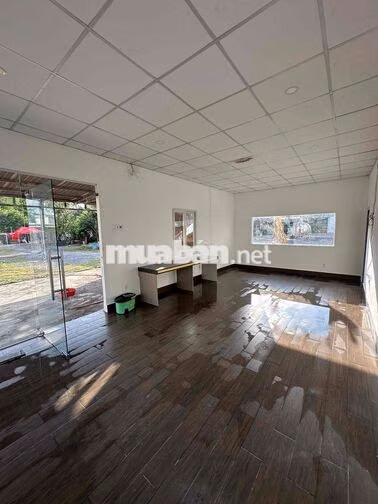Cho Thuê Văn Phòng 50m2 Trong Khuôn Viên 3500m2 đất nhà