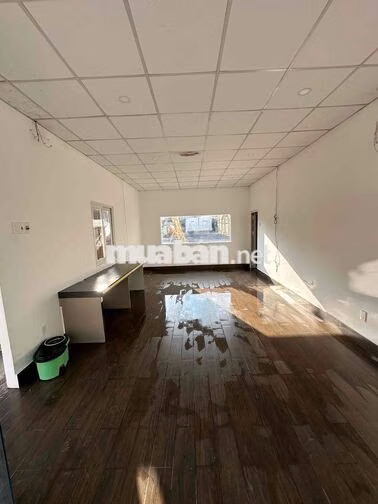 Cho Thuê Văn Phòng 50m2 Trong Khuôn Viên 3500m2 đất nhà