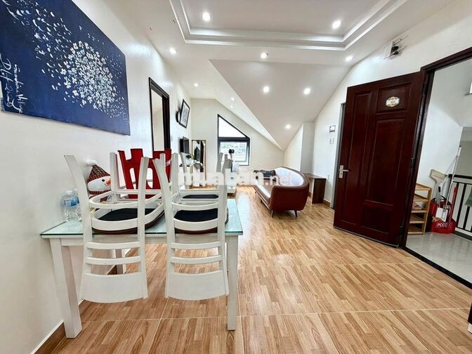 CHO THUÊ CĂN HỘ 2 PHÒNG NGỦ FULL NỘI THẤT CÓ BAN CÔNG