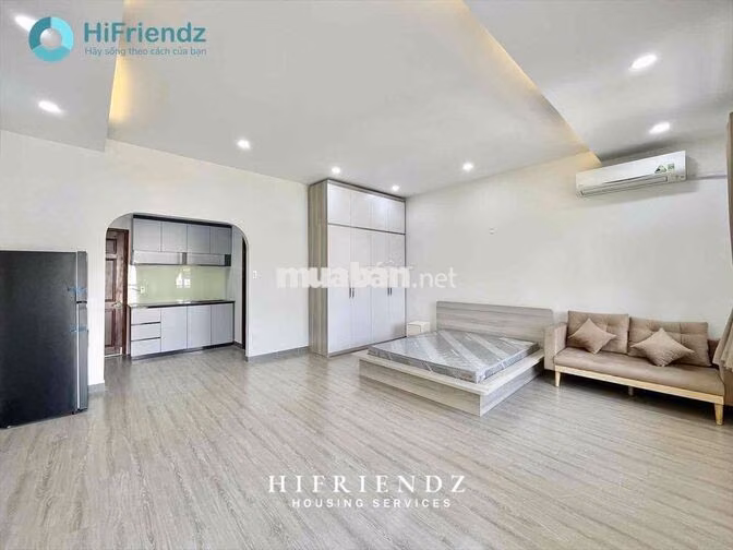 Cho thuê 1PN bancol siêu rộng mới 100% gần cầu ng văn cừ trung tâm