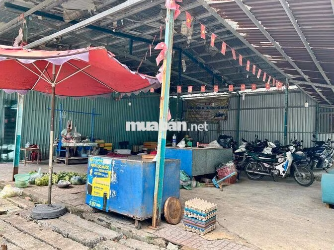 - Cho thuê mặt bằng Ngang 11m, Dài 13m . Mặt tiền đường T1 - Phường Tâ