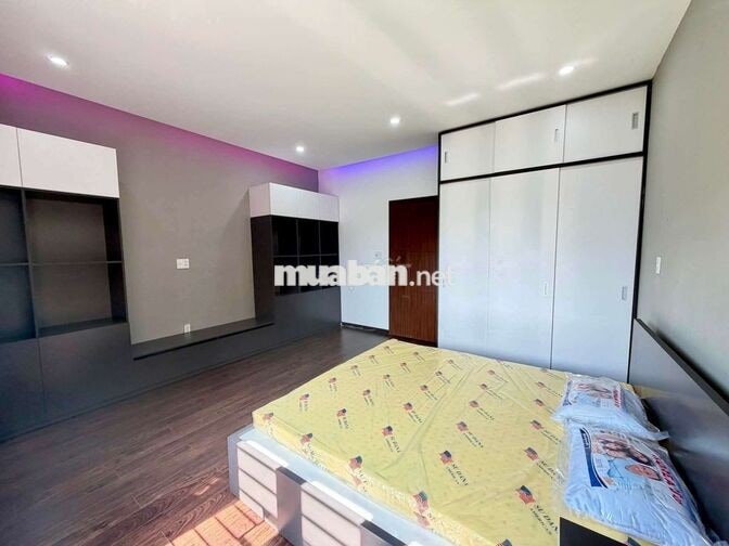 CHO thuê nhà mặt tiền đường Trương quang được