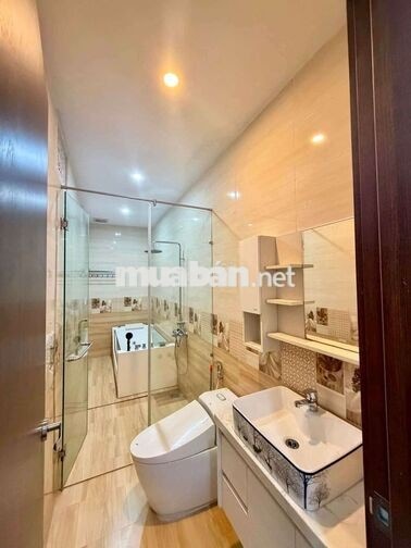 CHO thuê nhà mặt tiền đường Trương quang được