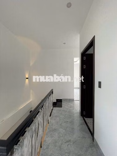 Nhà 3 Tầng Full nội thất sát Mặt tiền Phạm Văn Đồng Gía chỉ 3,7xx Tỷ.