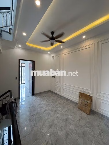 Nhà 3 Tầng Full nội thất sát Mặt tiền Phạm Văn Đồng Gía chỉ 3,7xx Tỷ.