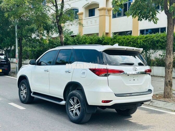 Toyota Fortuner 2.4G AT 2022 Trắng