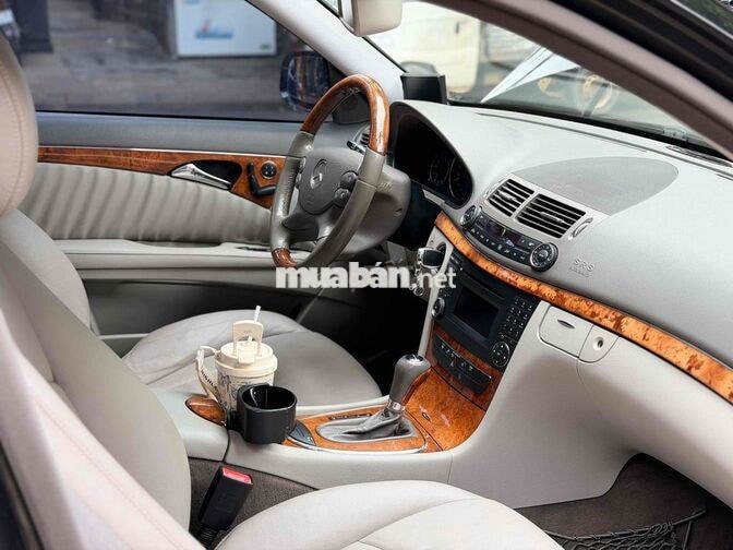 Mercedes-Benz E280 2008 Đen 5 chỗ