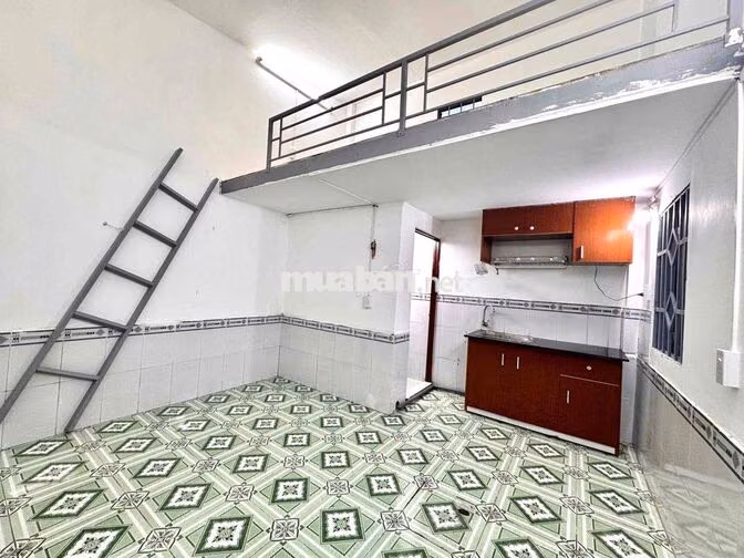 GÁC CAO ĐỨNG ĐƯỢC PHÒNG RỘNG GẦN ĐẠI HỌC CÔNG THƯƠNG