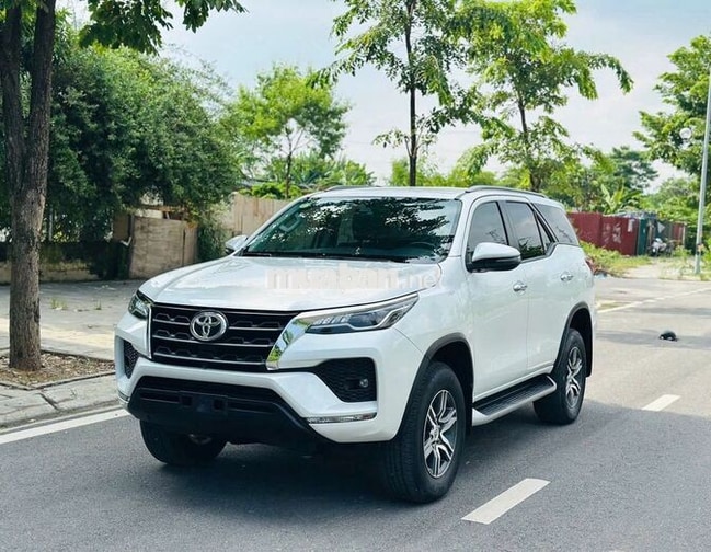 Toyota Fortuner 2.4G AT 2022 Trắng