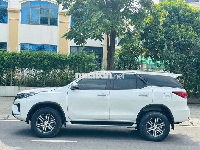 Toyota Fortuner 2.4G AT 2022 Trắng