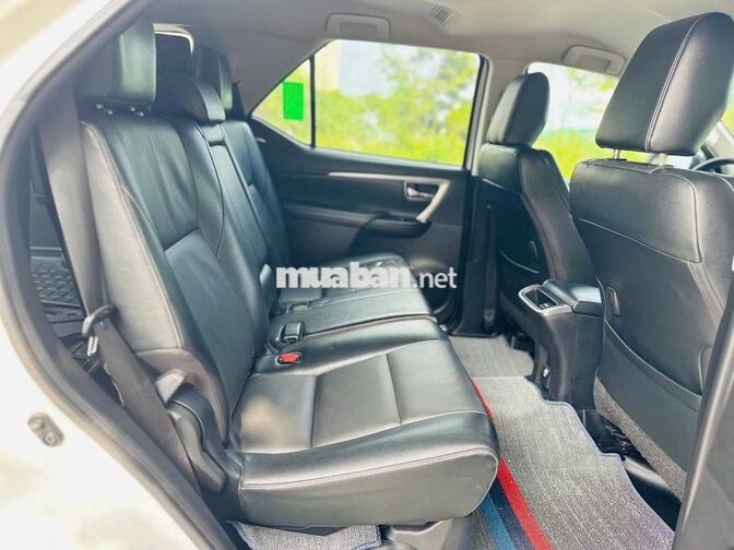 Toyota Fortuner 2.4G AT 2022 Trắng
