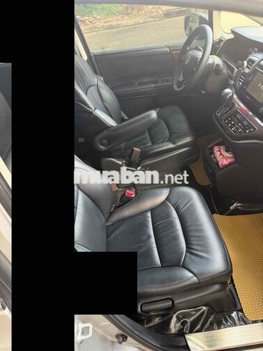 Honda Odyssey 2016 Bạc 7 chỗ Tự động Xăng 100000 k