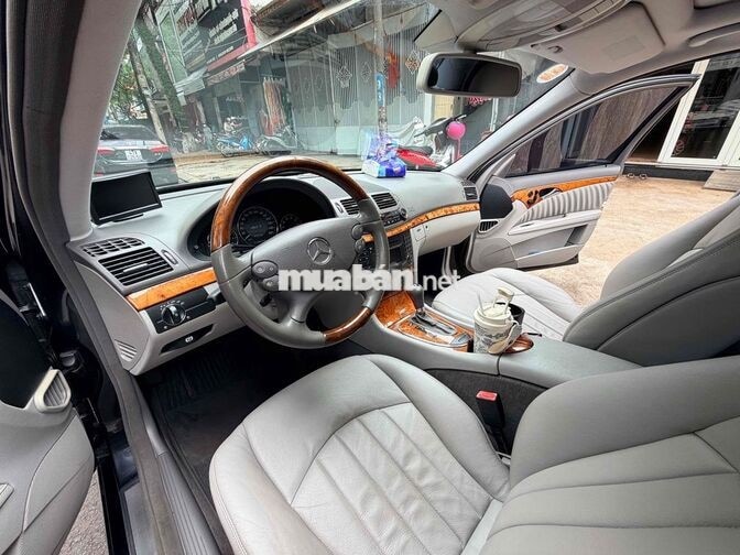 Mercedes-Benz E280 2008 Đen 5 chỗ