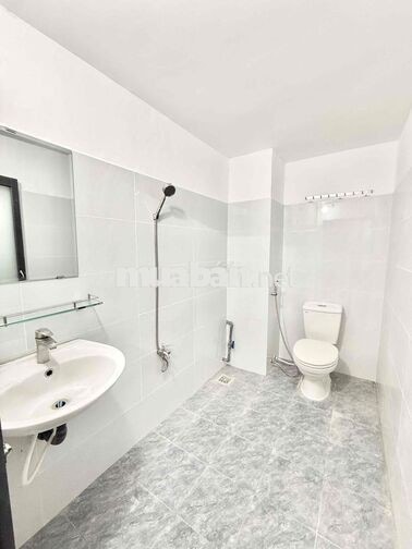 NHÀ MỚI ĐẦY ĐỦ NỘI THẤT MỚI 100% MẶT TIỀN HOÀNG HOA THÁM