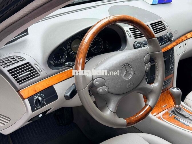 Mercedes-Benz E280 2008 Đen 5 chỗ