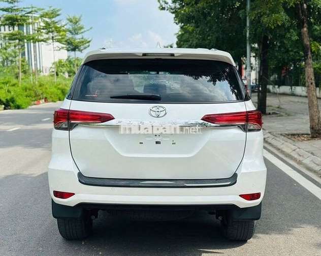 Toyota Fortuner 2.4G AT 2022 Trắng