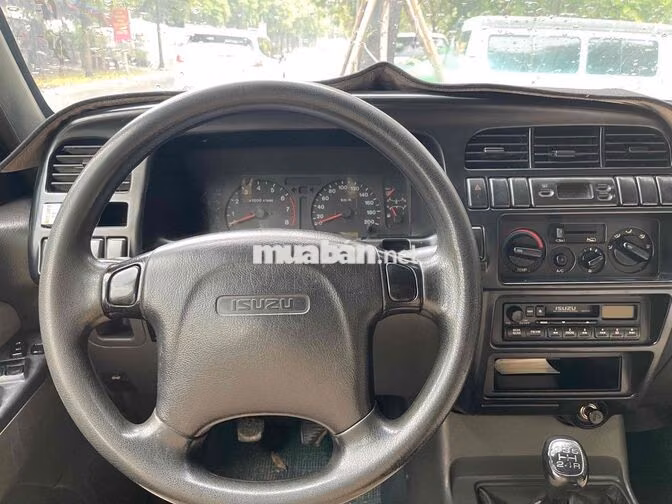 Isuzu Trooper 2005 Số sàn 4x4 máy 3.2