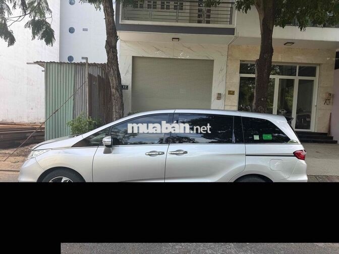 Honda Odyssey 2016 Bạc 7 chỗ Tự động Xăng 100000 k