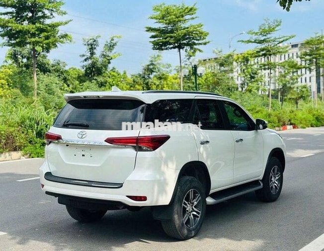 Toyota Fortuner 2.4G AT 2022 Trắng