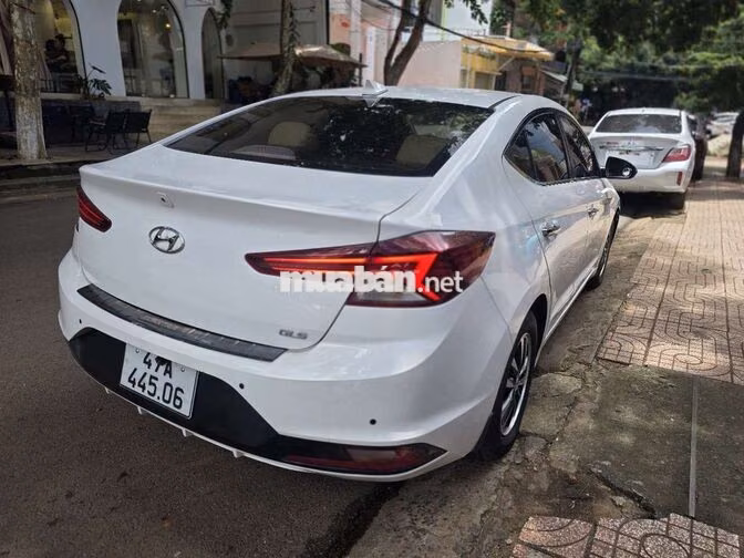 Hyundai Elantra GLS MT 2019 Số sàn Trắng