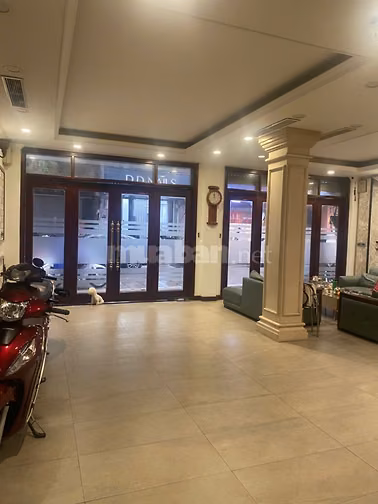 Cho thuê nhà mặt phố Bùi Thị Xuân, Hai Bà Trưng, tầng 1, DT 80 m2