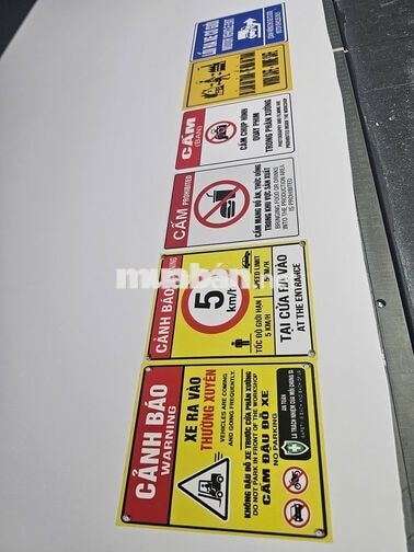 cần tuyển thợ gia công chữ quảng cáo