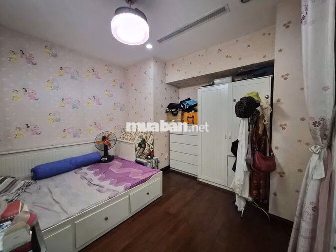 Chính chủ cho thuê nhà tại tầng 12A R4B Royal City